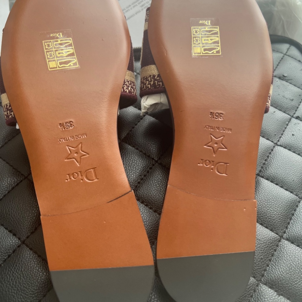 Christian Dior DWAY SLIDE BURGUNDY EMBROIDERED COTTON Size 35.5 (5) - Picture 6 of 8